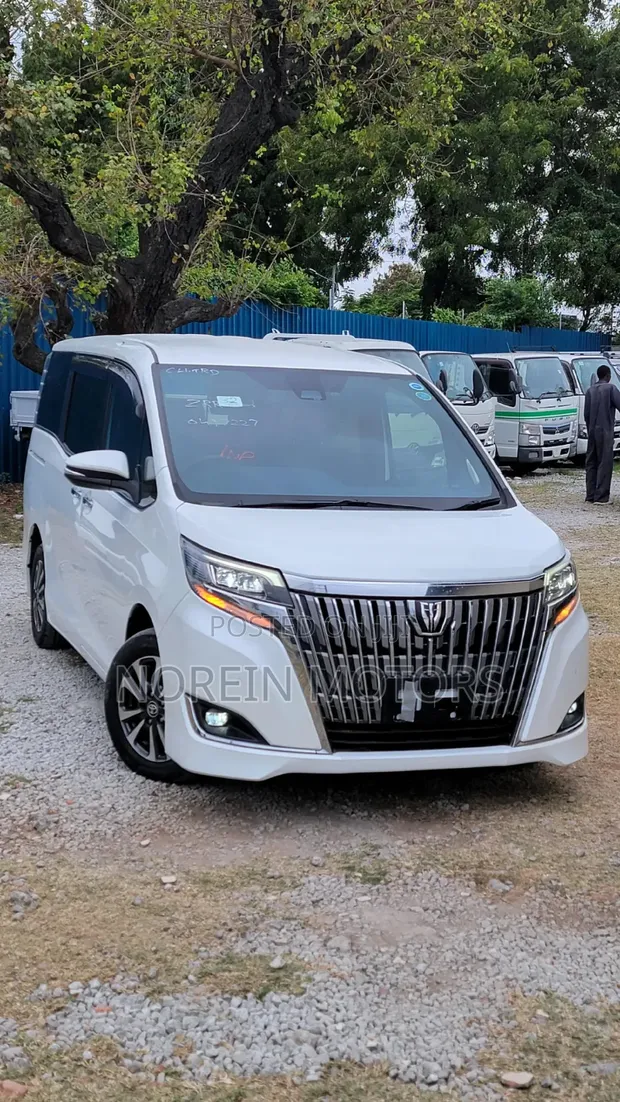 Toyota Esquire 2019 White - 1