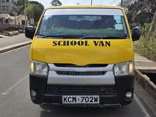 Toyota HiAce 2012 Manual Dizeli - 1