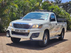 Toyota Hilux 2015 Nyeupe