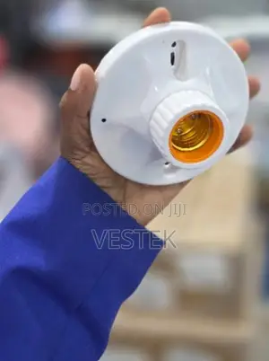E27 Bulb Socket Hidden Security Camera - Wi-Fi Live Streaming