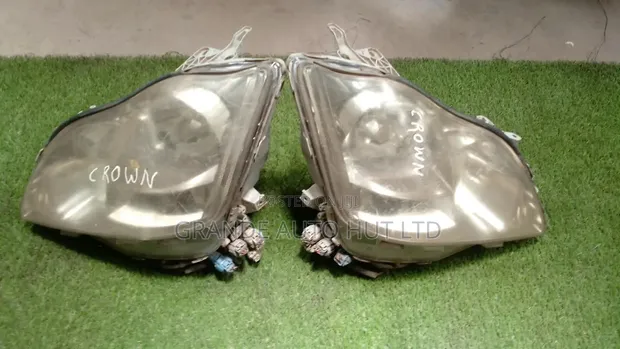Toyota Crown Xenon Headlights (Used) - 1