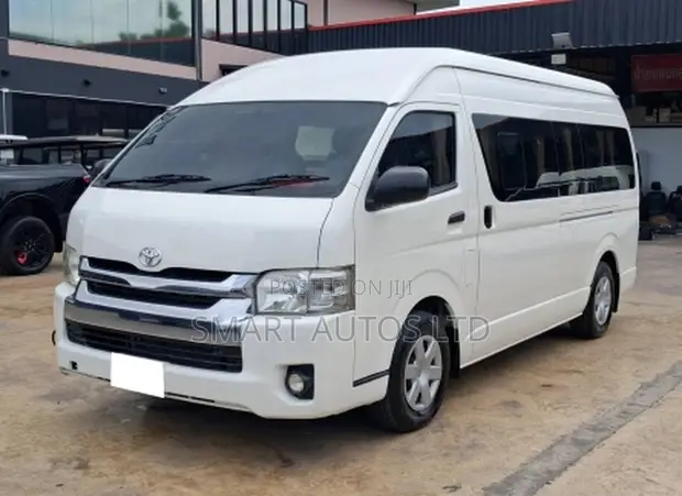 Toyota HiAce Commuter 2019 - 1