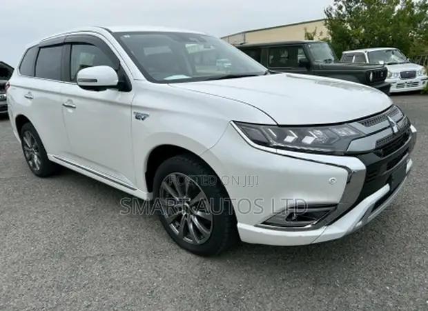 Mitsubishi Outlander 2.4 PHEV AWD 2019 Hybrid SUV - 1