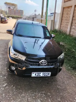 Toyota Hilux Revo Double Cab Diesel 2.8 RWD 2016 Black