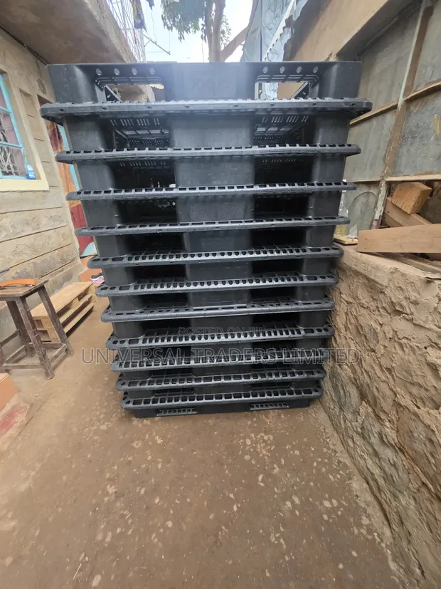 Heavy-Duty Plastic Pallets - Brand New - 1