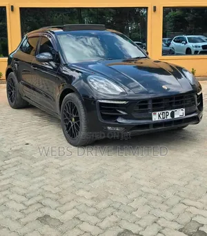 Porsche Macan GTS 2018 Black