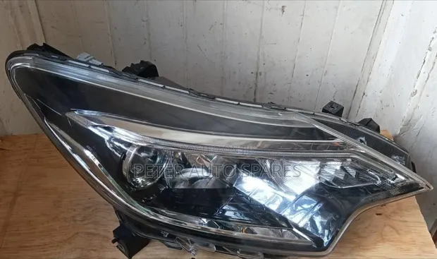 Nissan Note 2017 Xenon Headlight/Headlamp - 1