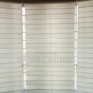 Smart Horizontal Office Blinds - Light Management