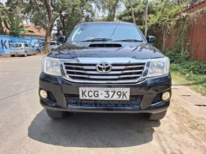 Toyota Hilux Double Cabin 2011