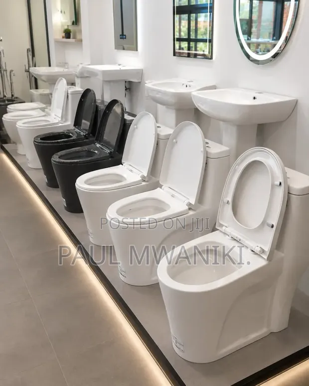 Modern One-Piece Ceramic Toilet - White - 1