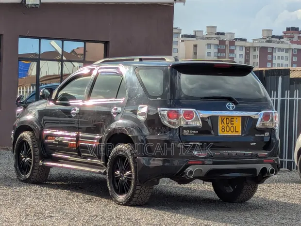 Toyota Fortuner 2014 Black - 1