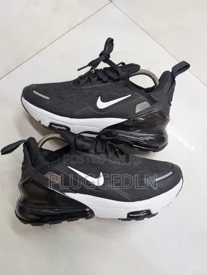 Nike Air Max 270 Sneakers