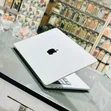 Apple MacBook Pro 2025 M5 16GB RAM 512GB SSD - 2