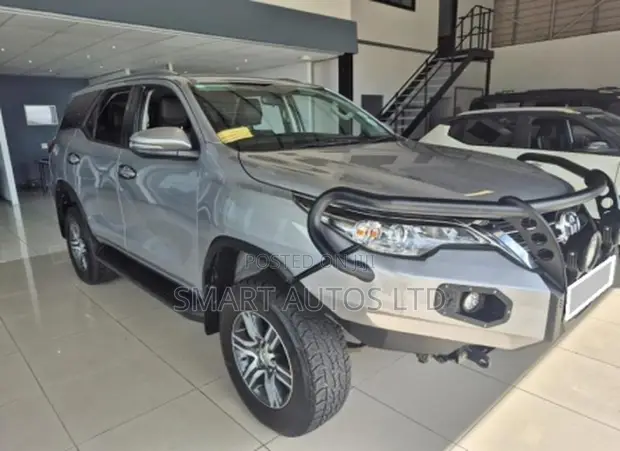 Toyota Fortuner 2.4 D AWD 2019 - 1