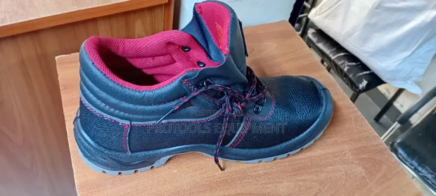 Knicker Safety Boots Size 39 - 1