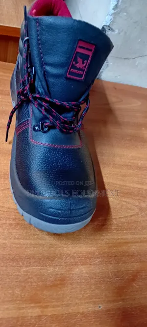 Knicker Safety Boots Size 40