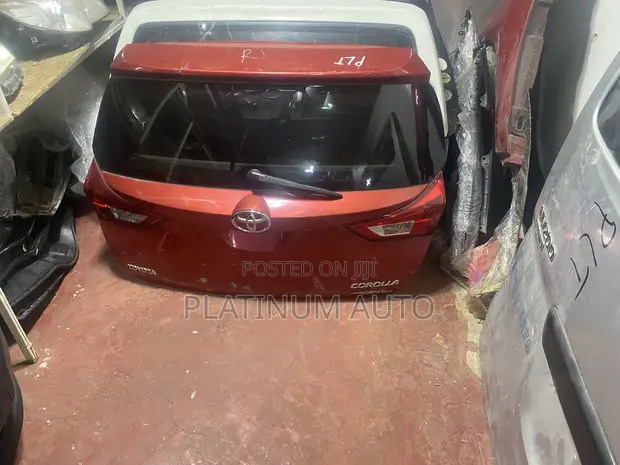 Toyota Auris Boot - 2015 - 1