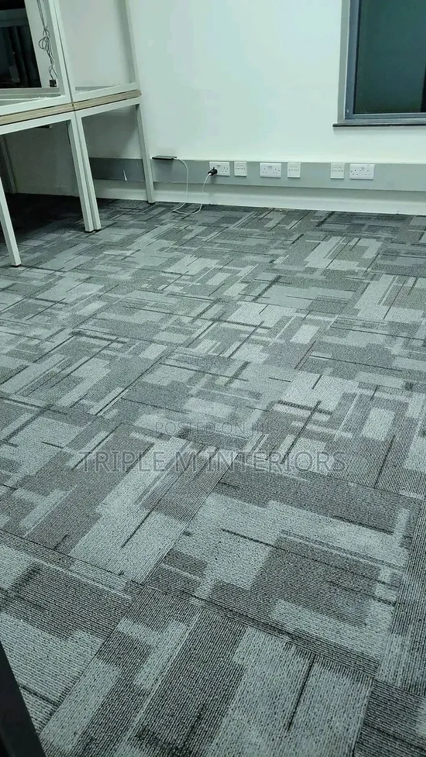 Top-Tier Commercial Office Carpet Tiles - 1