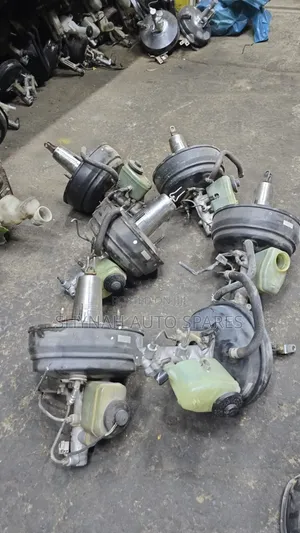 Toyota Landcruiser 75/78 Brake Booster & Master Cylinder