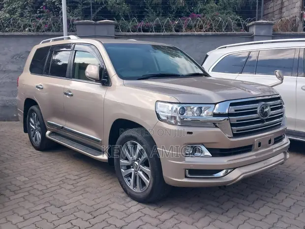 Toyota Land Cruiser 4.6 V8 ZX 2019 Gold - 1