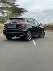 Honda Vezel 1.5 Hybrid 4WD 2019 Nyeusi - 2