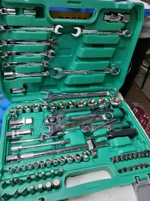 82pcs Chrome Vanadium Socket & Wrench Tool Set