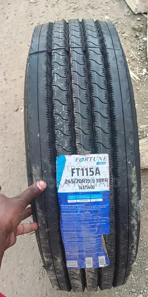 Fortune 245/70R19.5 18-Ply Commercial Tyre