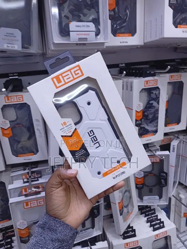 Urban Armor Gear UAG Pathfinder Case for Samsung Galaxy S24 Ultra (MagSafe) - 1