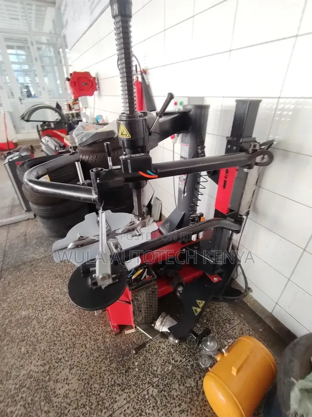 Sunshine STC-768R Heavy-Duty Tyre Changer - 1