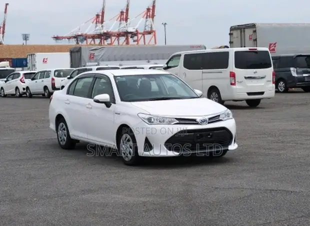 Toyota Axio 1.5 Hybrid 2WD 2020 Pearl - 1