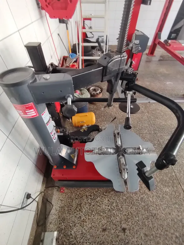 Sunshine STC-768R Heavy-Duty Tyre Changer - 1