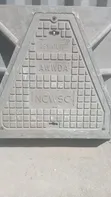 Heavy Duty Triangle Manhole Cover 40 Tonne (700x700mm) - 1