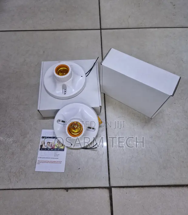 Wi-Fi CCTV Camera with Light Bulb Socket Mount - 1
