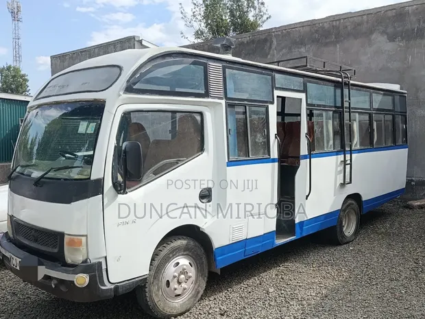 Ashok Leyland JanBus 2010 - Nyeupe - 1