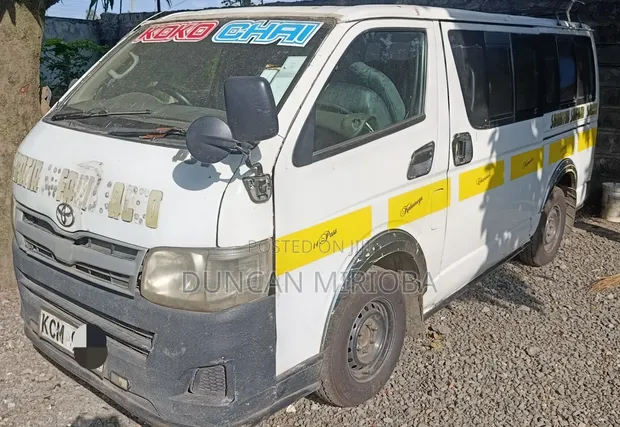Toyota HiAce 2010 - Imefunzwa Vizuri - 1
