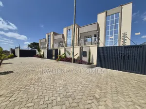 4-Bedroom Ensuite House for Sale in Thika Tola