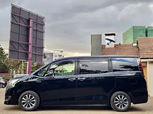 Toyota Esquire 1.8 FWD Hybrid (7 Seater) 2019 Black