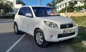 Toyota Rush 2012 - White