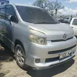 Toyota Voxy 2010 Silver - 3