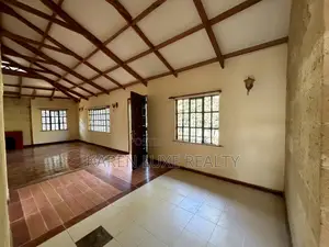 Duplex ya Vyumba 3 vya Kulala, Karen Hardy, kwa Kukodisha