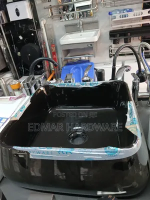 Premier Nyeusi Counter Top