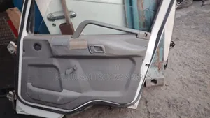 Mitsubishi Fuso Mahewa Mlango wa Mwongozo