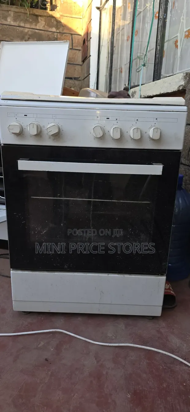 Used Von Electric Cooker 4 Burner with Oven - 1