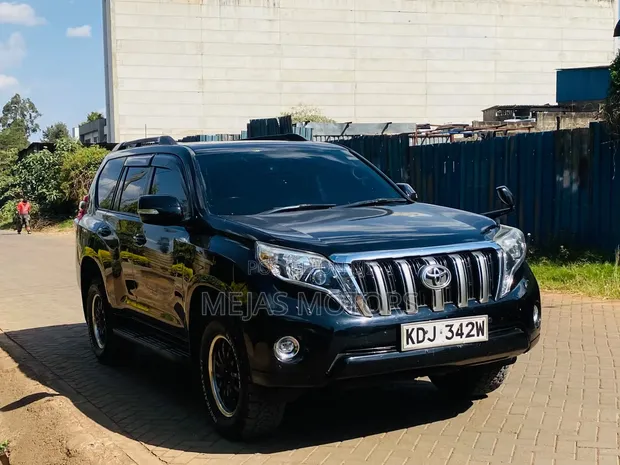 Toyota Land Cruiser Prado 2016 Black - 1