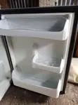 Hotpoint Mini Fridge - 4