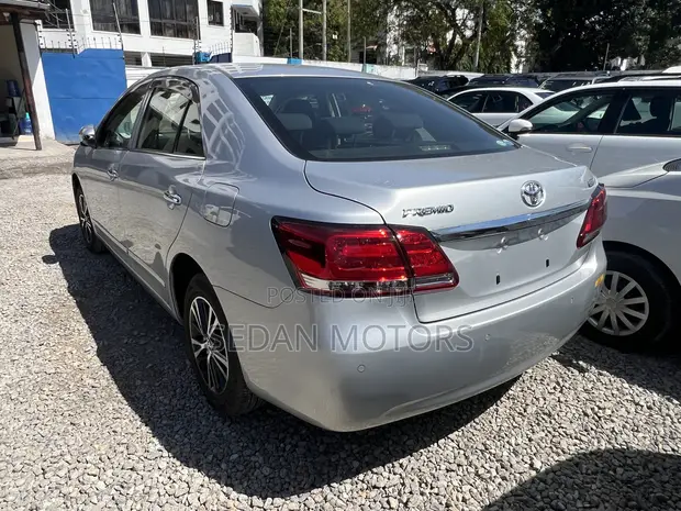 Toyota Premio 2019 Silver - 1