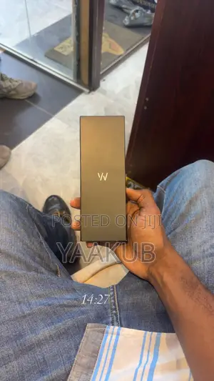 Whoop 4.0 Fitness & Health Tracker