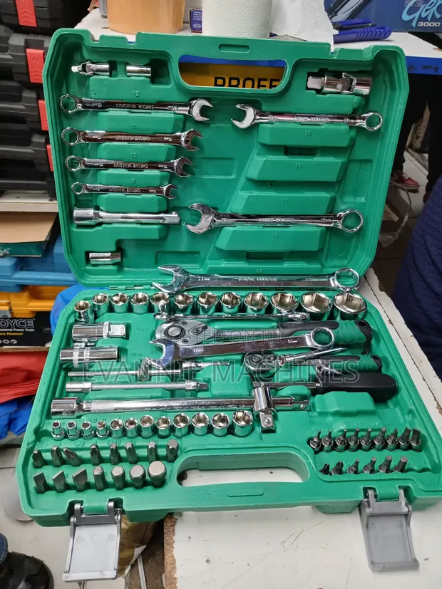 82pcs Chrome Vanadium Tool Set - 1