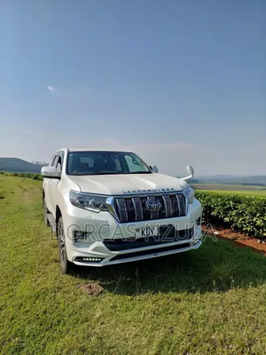 Toyota Land Cruiser Rental - Dee Car Rentals