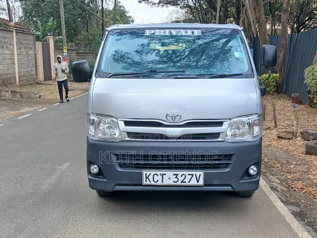 Toyota HiAce 2012 Silver - 1